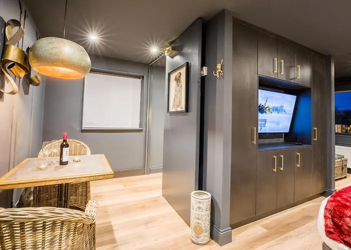 The At Castle 公寓